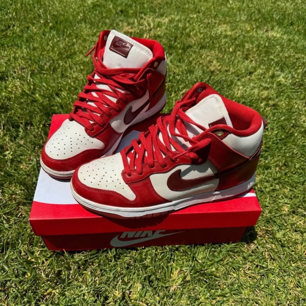 Nike dunk high university red trainers